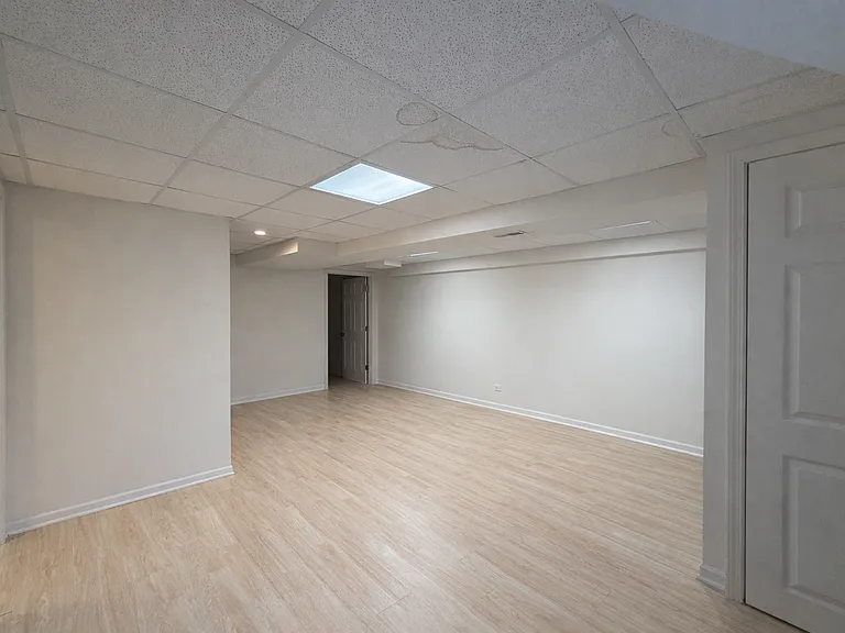 2573 Waterbury Ln — Photo 16