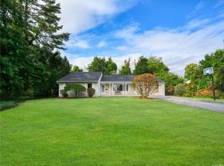 170 Crabapple Rd, Manhasset, NY 11030