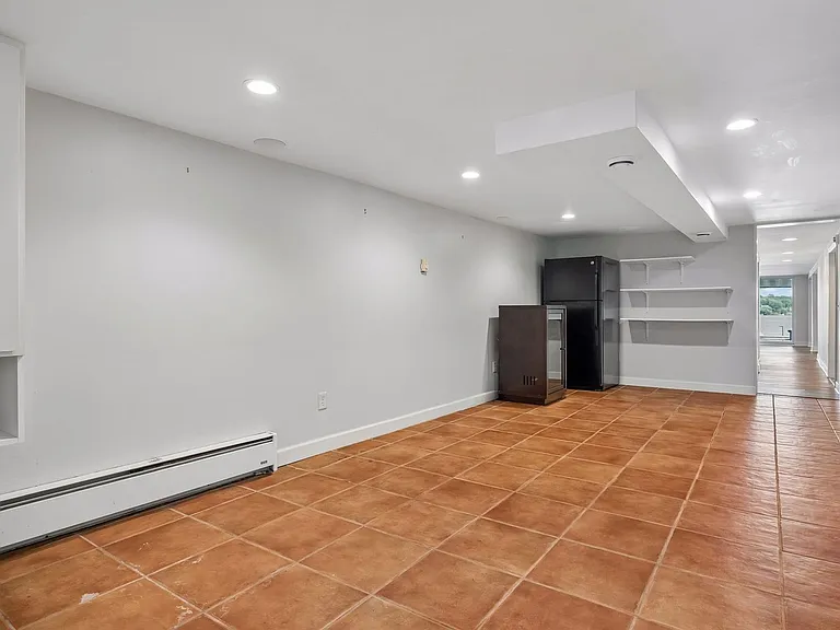 176 Peninsula Rd — Photo 43