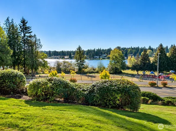23507 Lakeview Dr #B103, Mountlake Terrace, WA 98043