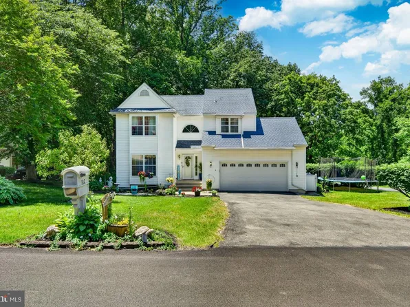 102 Valley View Dr, Coatesville, PA 19320