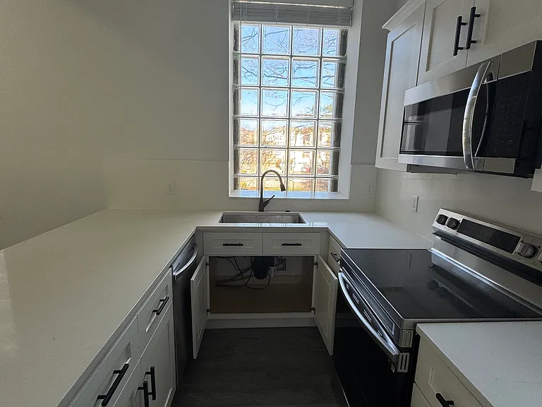 346 Miller St — Photo 6