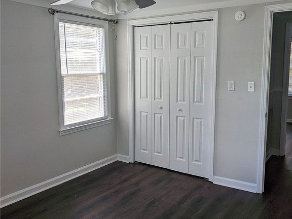 4th image of 315 E Collins St