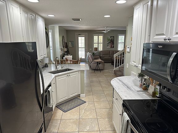 5th image of 1556 Napoli Dr #1556