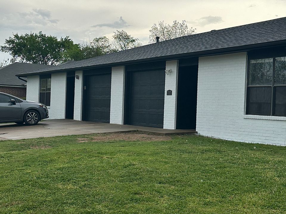 1st image of 702 E Eastview Dr