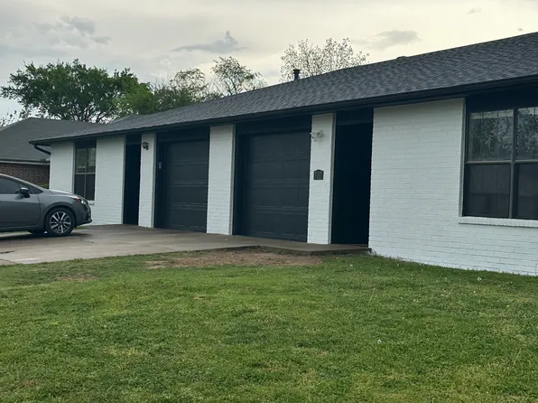 704 E Eastview Dr, Rogers, AR 72758