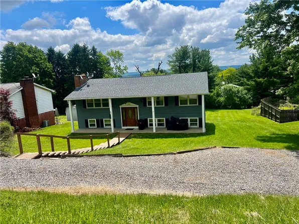 2451 Hillside Dr, Indiana, PA 15701