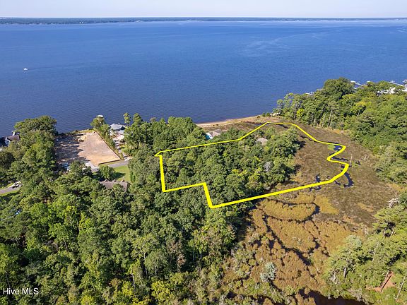 3rd image of 452 Indian Bluff Drive