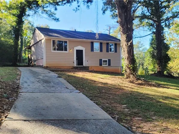 4121 Sweetbriar Ln, Forest Park, GA 30297