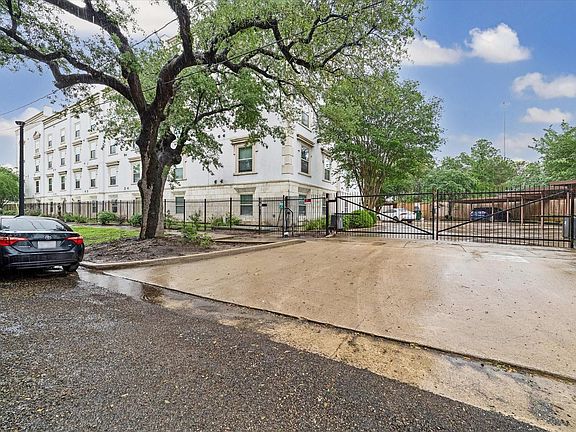 2nd image of 3501 Chenevert St APT 7