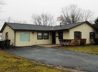 215 W Ash Rd, Sterling, VA 20164