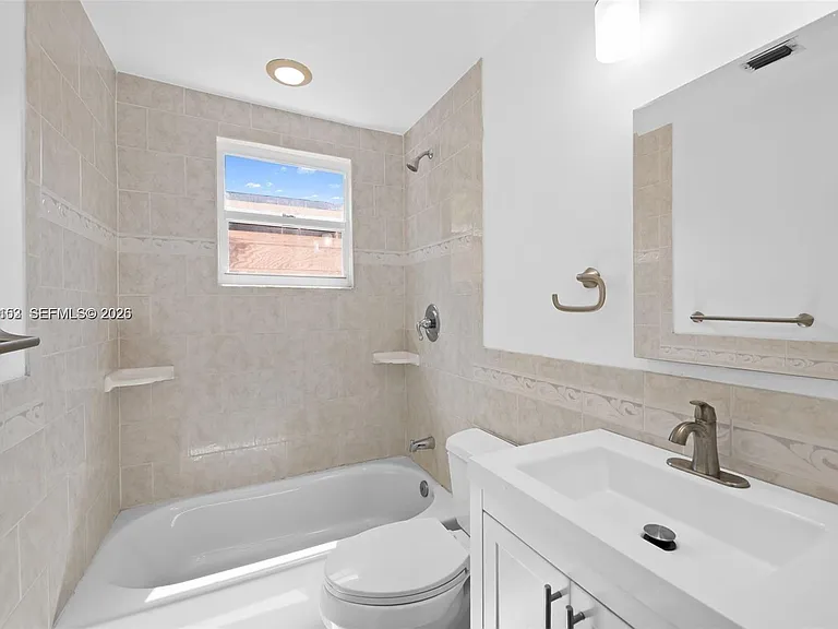 1640 Funston St — Photo 13