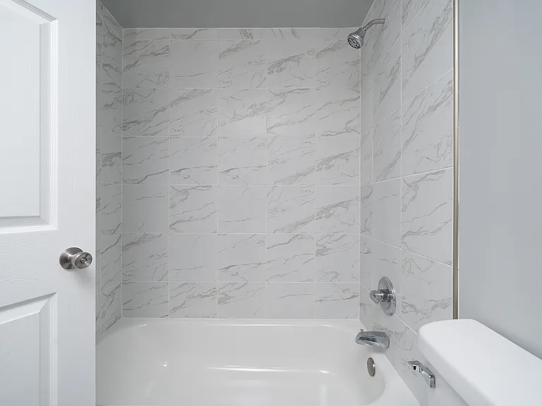 Primary tub/shower
