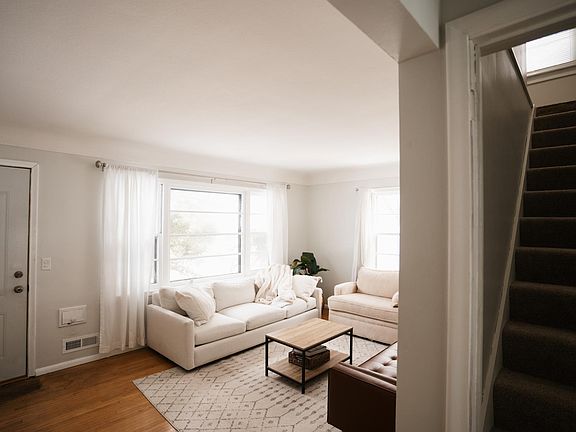 5th image of 2122 Highland Pl NE