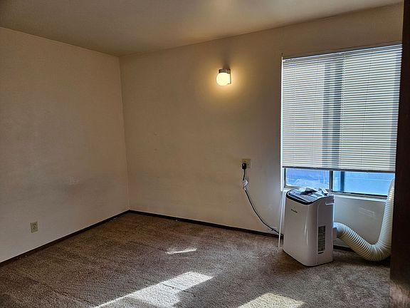 4th image of 320 S 700 E APT 44