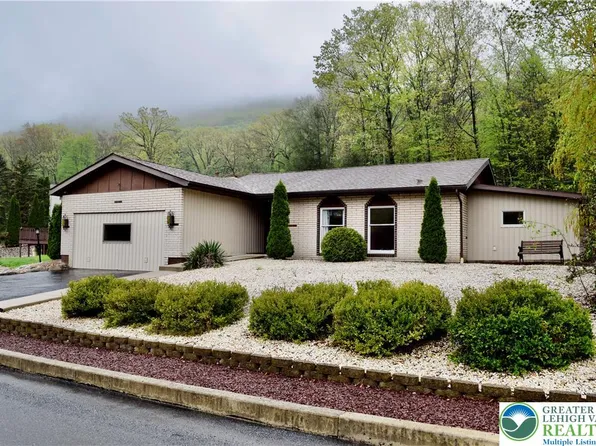 25 Park Ave, Nesquehoning, PA 18240