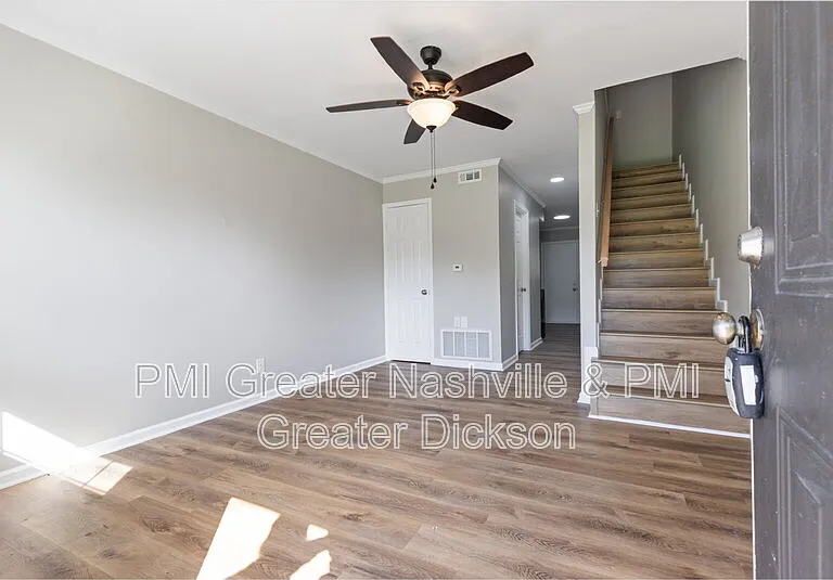 300 Spring St #8 — Photo 3