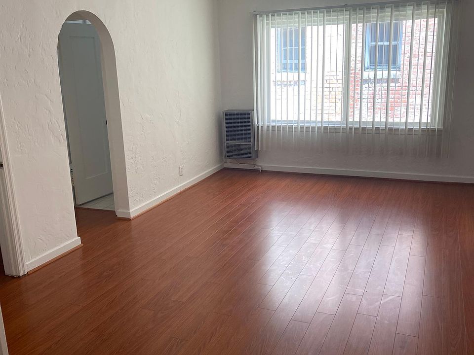 1st image of 625 S Dunsmuir Ave #210