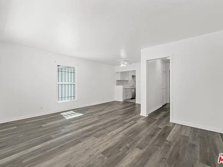 8708 W Sherwood Dr — Photo 3