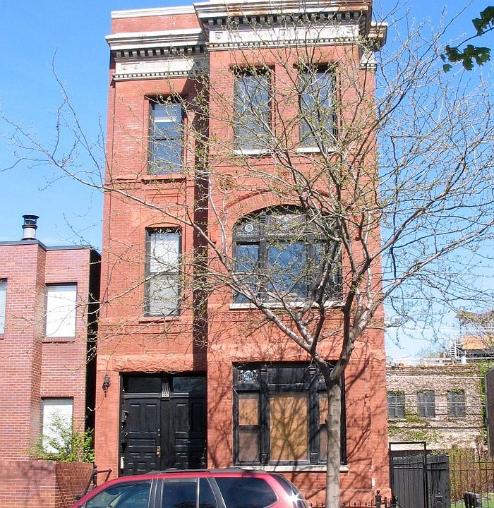 1st image of 1939 N Larrabee St
