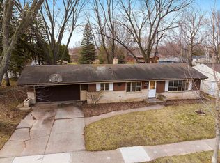 1491 Servais St, Green Bay, WI 54304