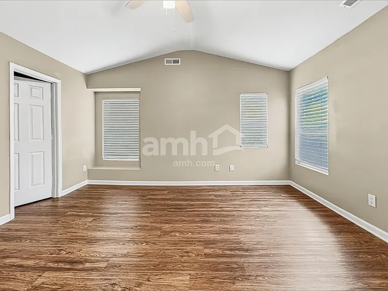 148 Bellfare Dr — Photo 9