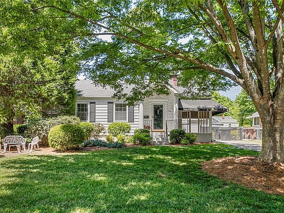 3rd image of 2324 Fortune Ln