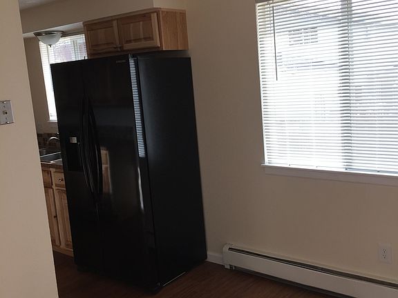 Eat-in kitchen