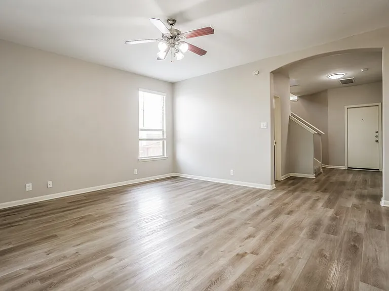 1303 Sunny Meadows Loop — Photo 4