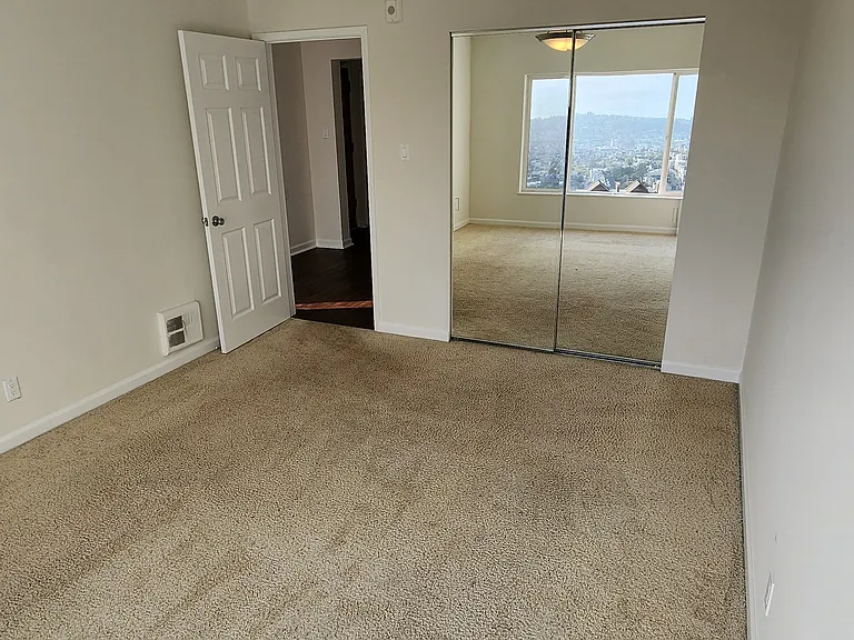 587 Burnett Ave #6 — Photo 7