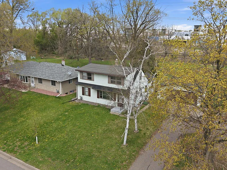 1697 Rose Pl — Photo 34