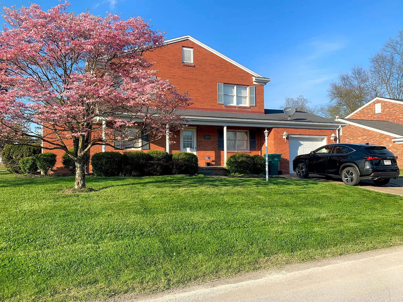 604 Deerfield Dr — Photo 1