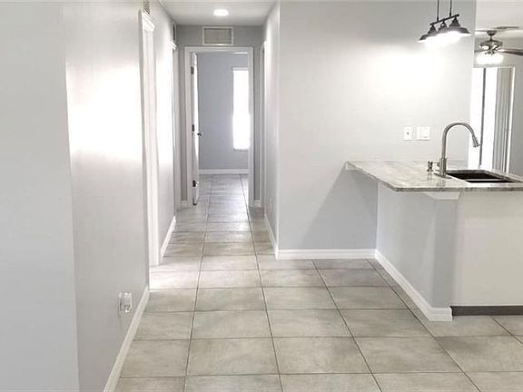 3rd image of 820 SE 6th Ct