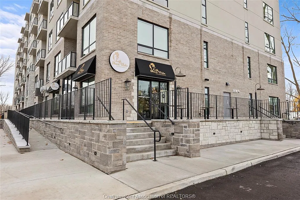1 bed, 779 sqft, $1,900 — Photo 3