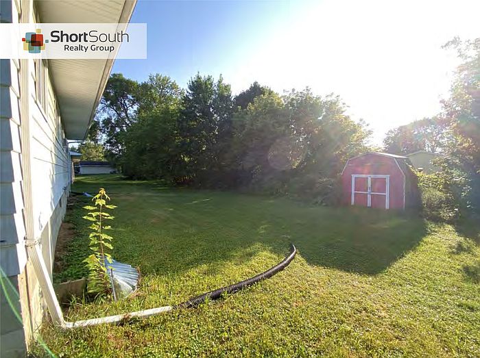 2nd image of 4017 Burchfield St
