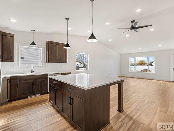 5th image of 29 N Currant Ln