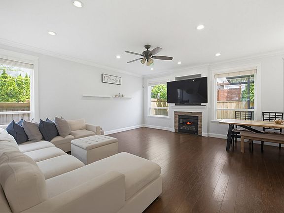 2nd image of 7260 196th St