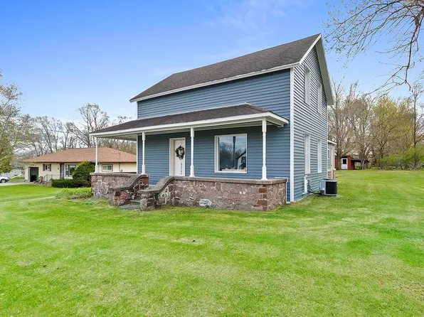 572 Green Bay Ave, Oconto Falls, WI 54154