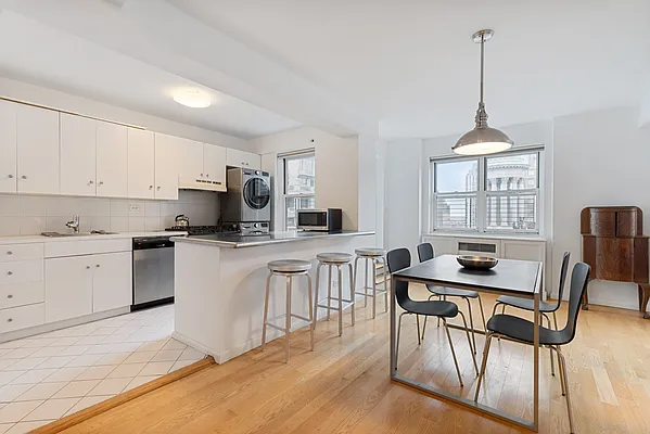 Sold by Nest Seekers International | media 11