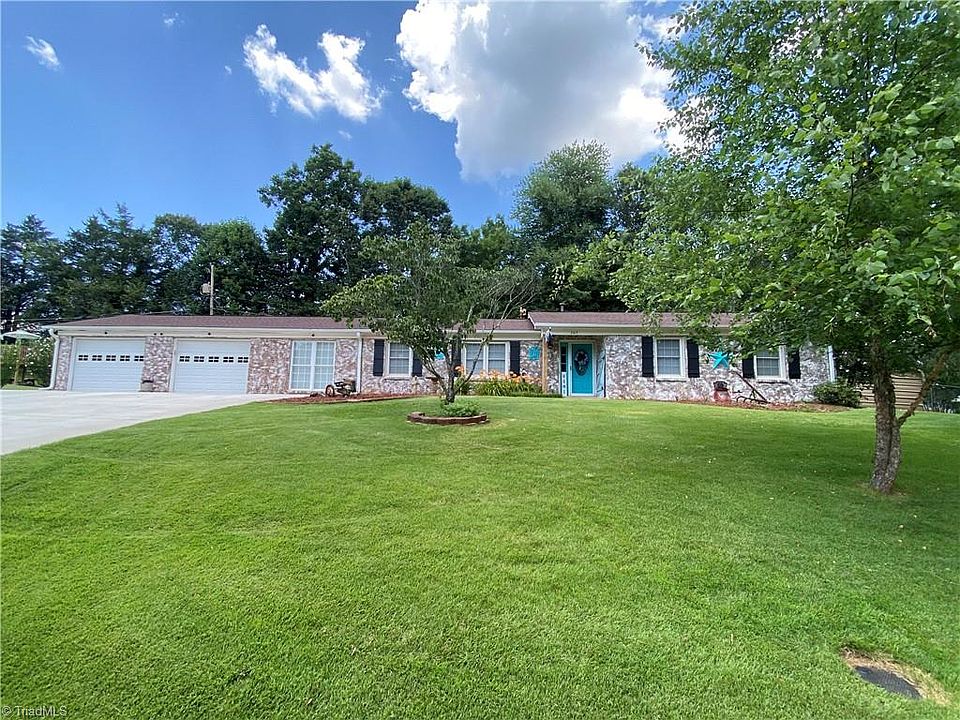 1st image of 2413 Sandy Ct