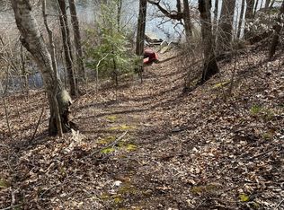 98 Lakeview Dr, Preston, CT 06365