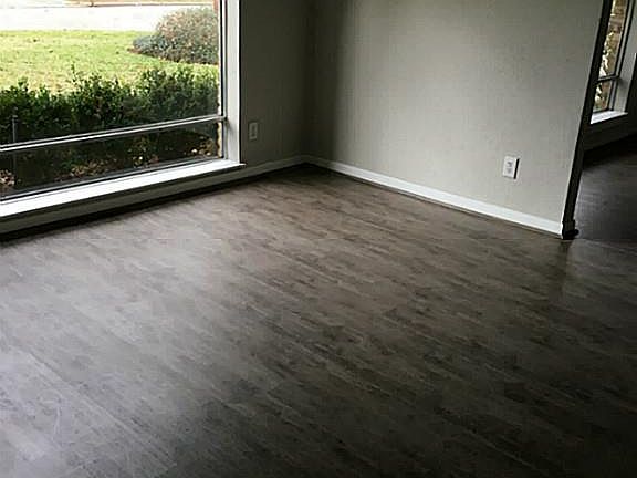 2nd image of 2426 Eaglerock Dr