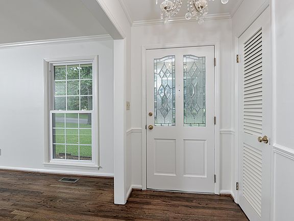 3rd image of 609 Oneal Dr