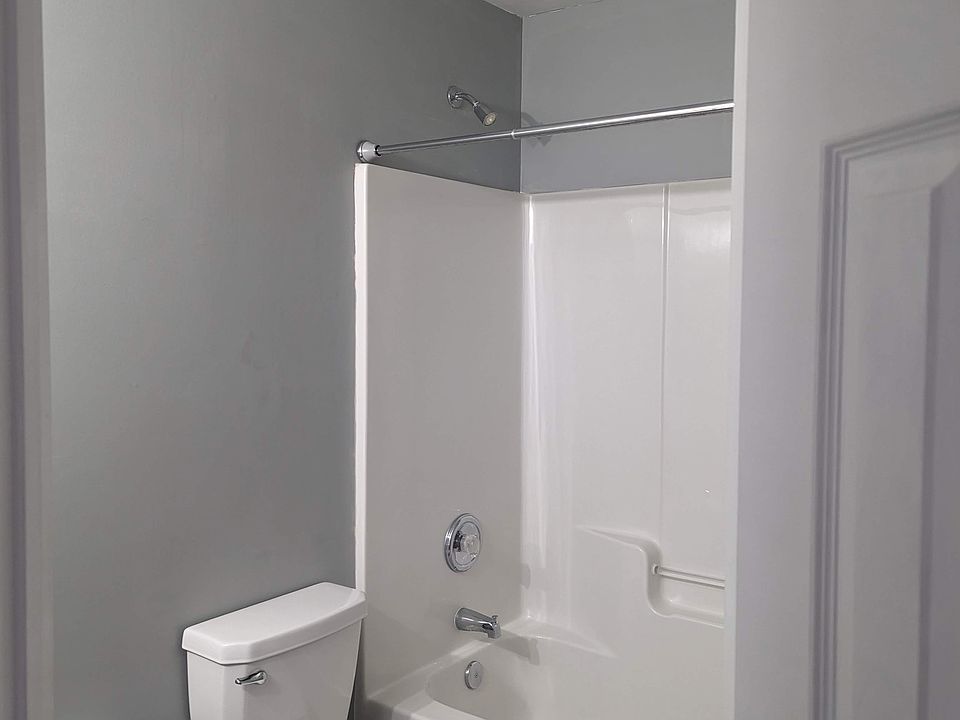 Full Guest Bathroom