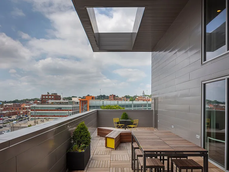 Terrace on Walnut — Photo 32