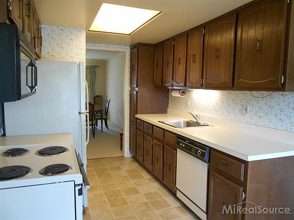 5th image of 1232 Woodbridge St