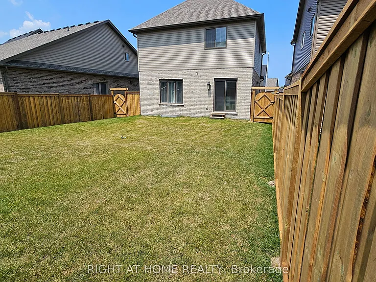 12 Mitchell Ave — Photo 4