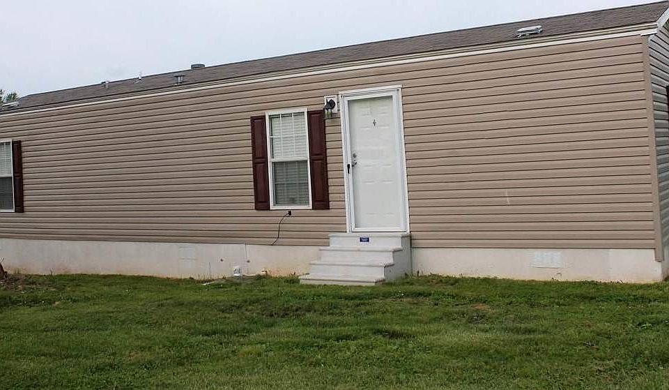 1st image of 122 Lyons Ct