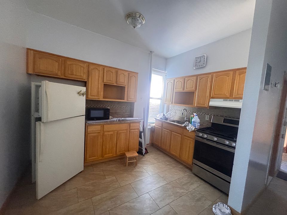 1st image of 141 Bay 26 St #2
