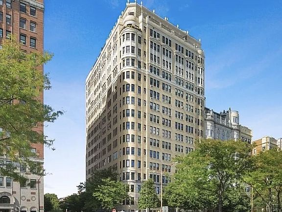 2nd image of 3300 N Lake Shore Dr APT 4